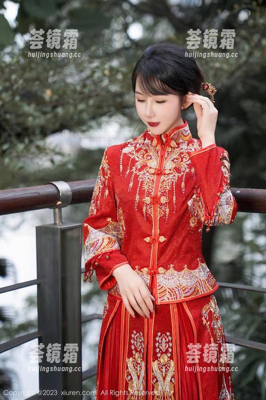 秀人网-丹妮Danny 秀人网 - 丹妮Danny&旅拍原图:全套combo,让你想直接冲去海滩,但还是要先工作!
