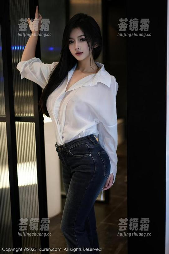 秀人网 - 余贝拉bella的高跟鞋美图，走出了一身风，脚却要‘支持’！