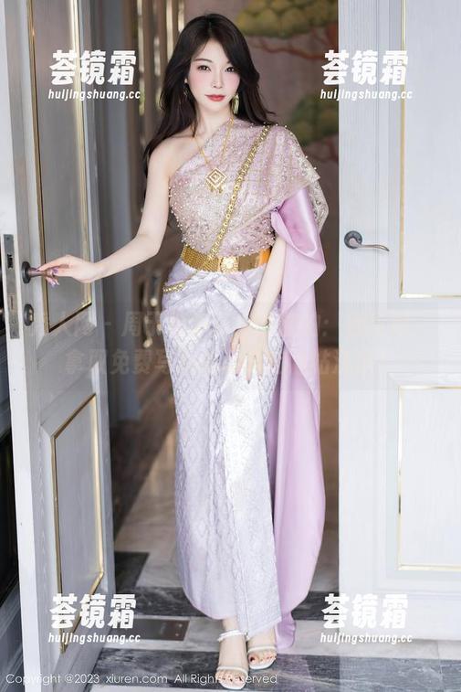 秀人网-周于希Sally 秀人网 - 周于希Sally的旅拍:别犹豫,拿取免费写真后记得加油站洗车!