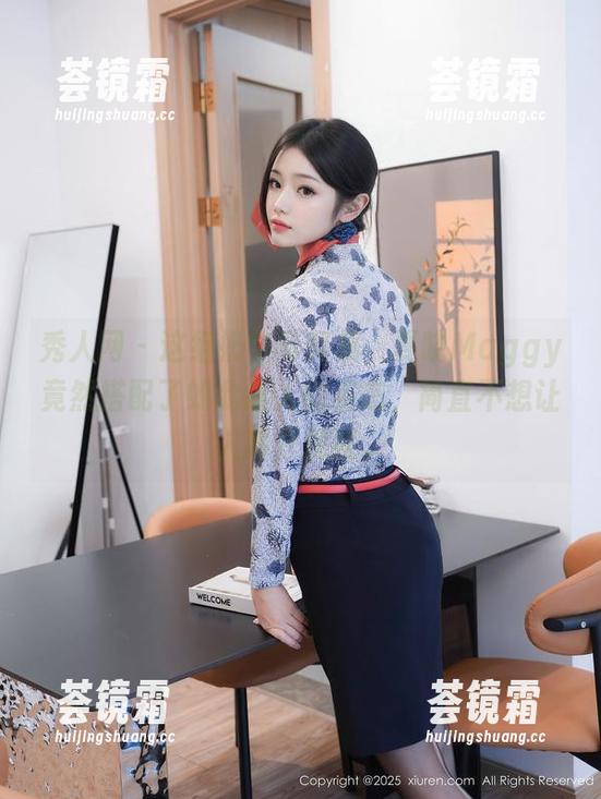 秀人网-夏晓Maggy 秀人网 - 这组奶牛写真集,夏晓Maggy竟然搭配了如此迷人的姿态,简直不想让人移开视线。