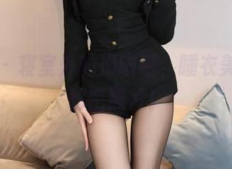 秀人网 - 寝室外的奶喵喵，睡衣美图里的秘密照片！