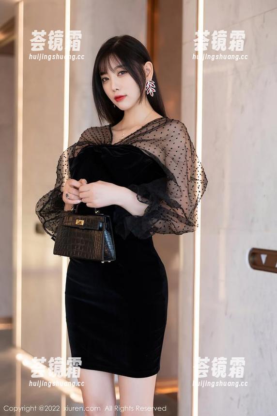 秀人网 - 潜入爱酱里的泳池写真，敢下载吗？