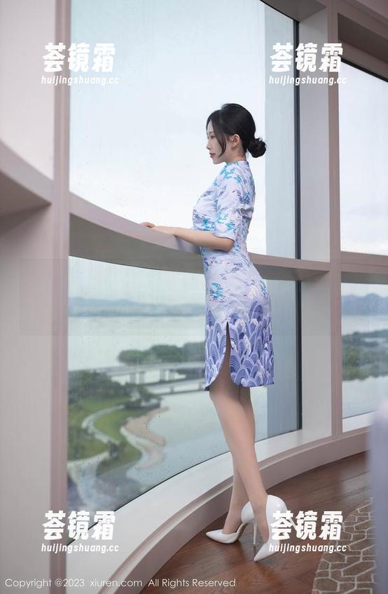 秀人网-鱼子酱fish 秀人网 - 鱼子酱fish带来的职业装合集,像在浏览别人的生活,满满的日常感。