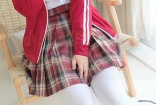 紧急企划 - 小恩在图库里定格校服,原来运动风也可以这么惹眼