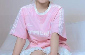 绮梦摄影 - 伊伊私拍合集:美足天生迷人,蹦跶着找乐子