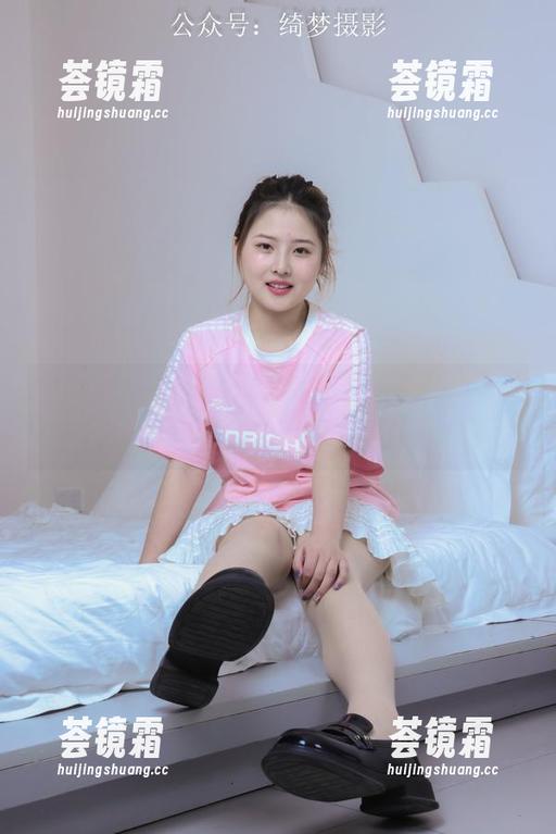 绮梦摄影-伊伊 绮梦摄影 - 伊伊私拍合集:美足天生迷人,蹦跶着找乐子