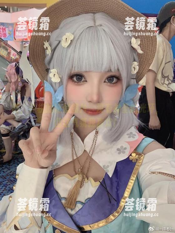 许枳 呃,许枳的瑜伽图片,没有神圣的光环,但这气氛我喜欢!