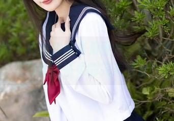 语画界 - 程程程的高清图片，让你再次见证皮裙与娇柔的完美结合！