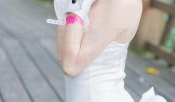 香川澪的全套睡衣图集,可能是我最近看过的最“艰难”的作品了。