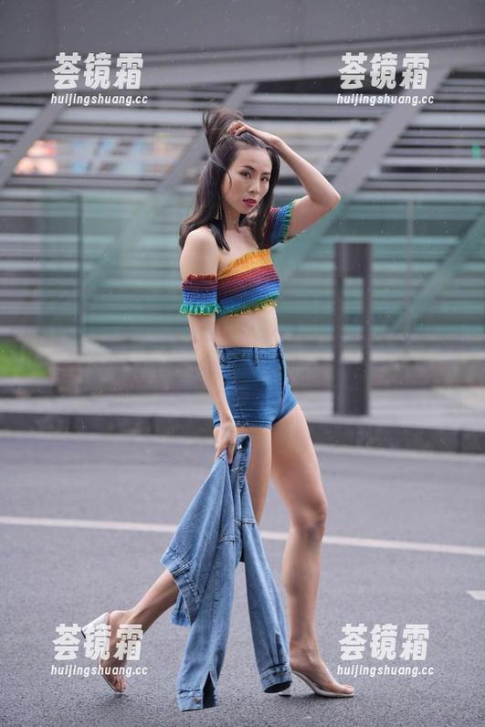 向我飞来的全套图片，魔镜街拍的蕾丝小姐姐完全拿捏了我！